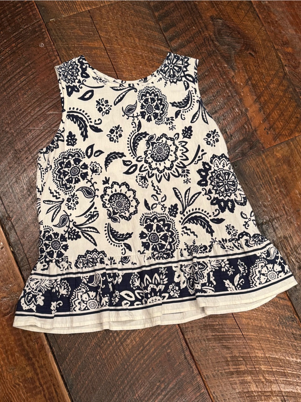 Navy & White Top Sz M